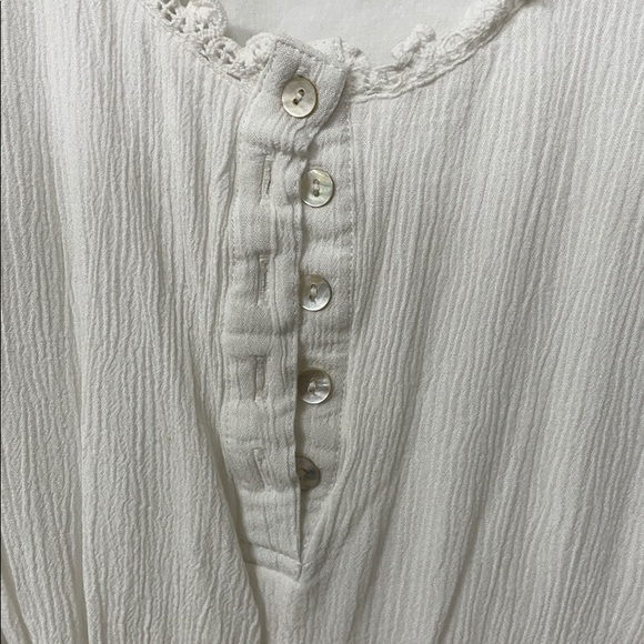 White romper - Picture 3 of 7